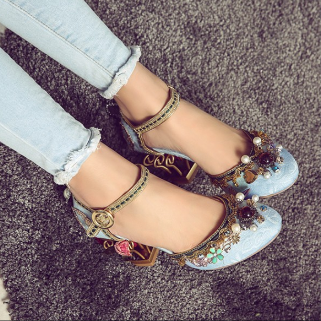 Suede Embellished Flower Round Toe Chunky Heel Sandals