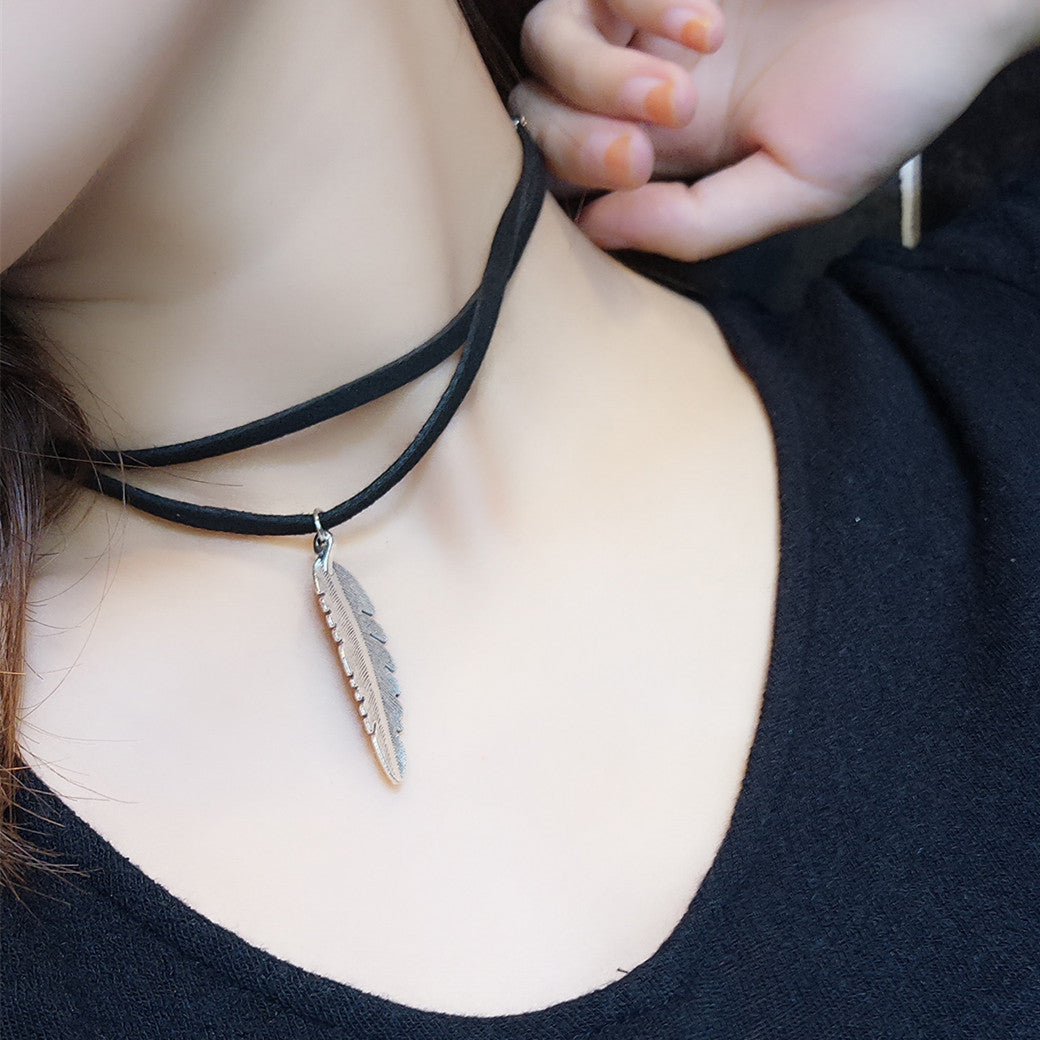 Cool Metal Feather Tassels Short Necklace