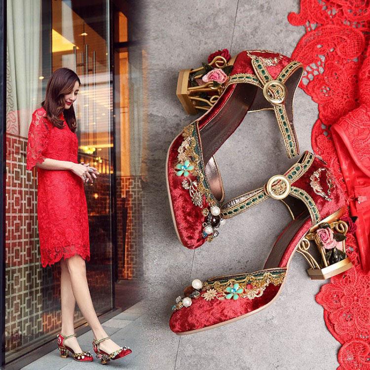 Suede Embellished Flower Round Toe Chunky Heel Sandals