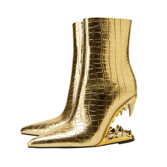 Sharp-Toothed Tiger Fangs Meet Golden Checkered Fashion Boots